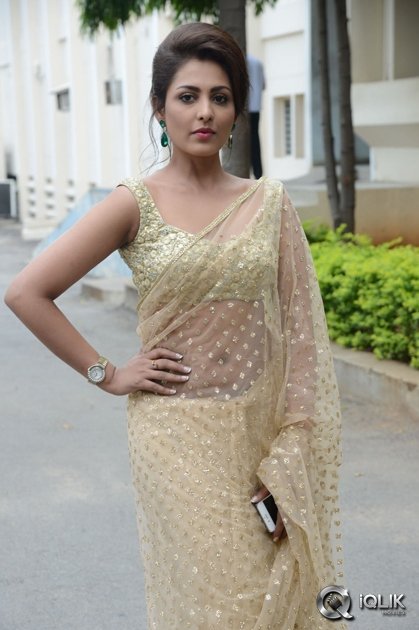 Madhu-Shalini-at-Cheekati-Raajyam-Movie-Press-Meet